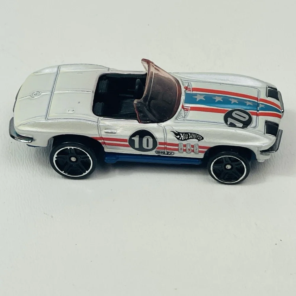 Hot Wheels '65 Chevrolet Corvette White Convertible #10 1:64 Diecast VGUC C136A